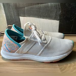 New Balance Women's FuelCore Nergize, Nb White/Virtual Sky/Paradise Pink